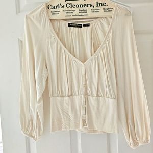 Cream Guess soft form fitting pirate style flattering boho blouse